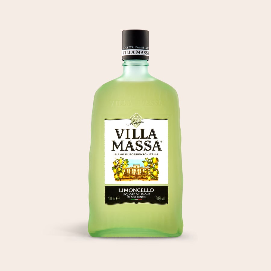 Limoncello Villa Massa w personalizowanej skrzynce Butelka personalizowanego likieru Limoncello Villa Massa z etykietą i widoczną zawartością