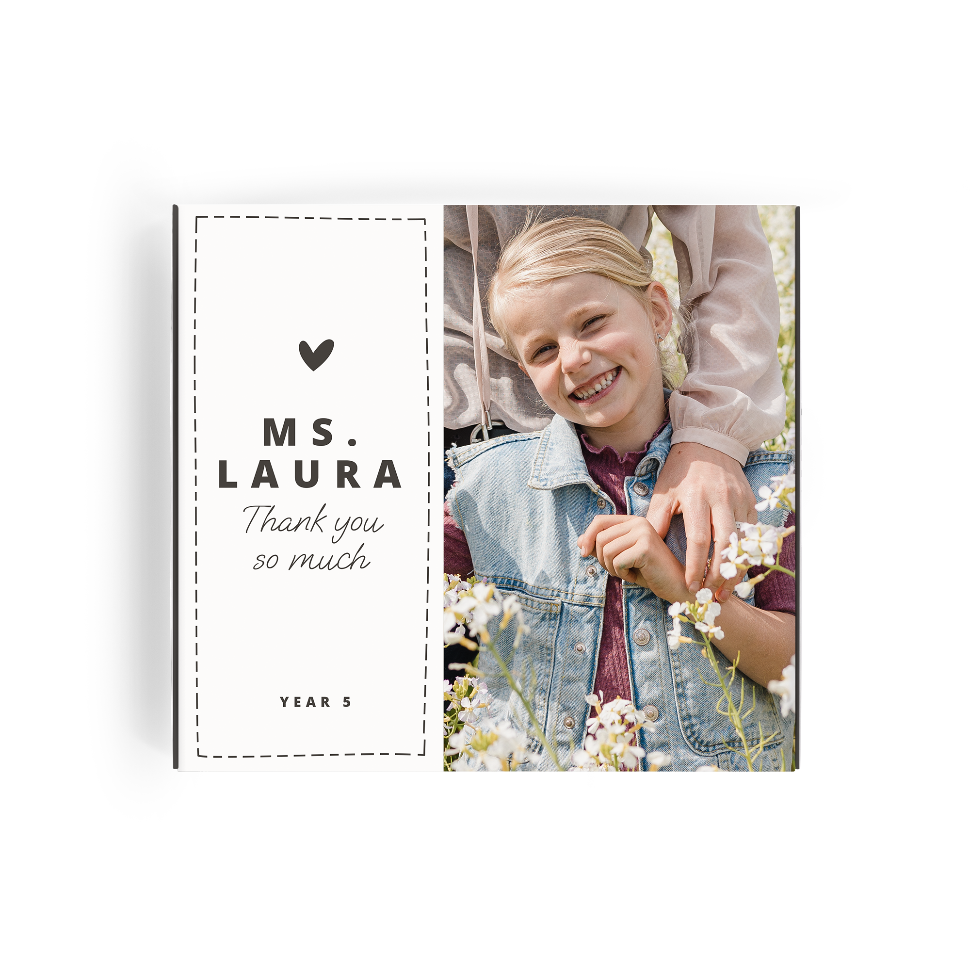 Personlig Milka gaveæske til lærer, trykt med navn Laura og teksten Thank you so much, til en speciel lærer