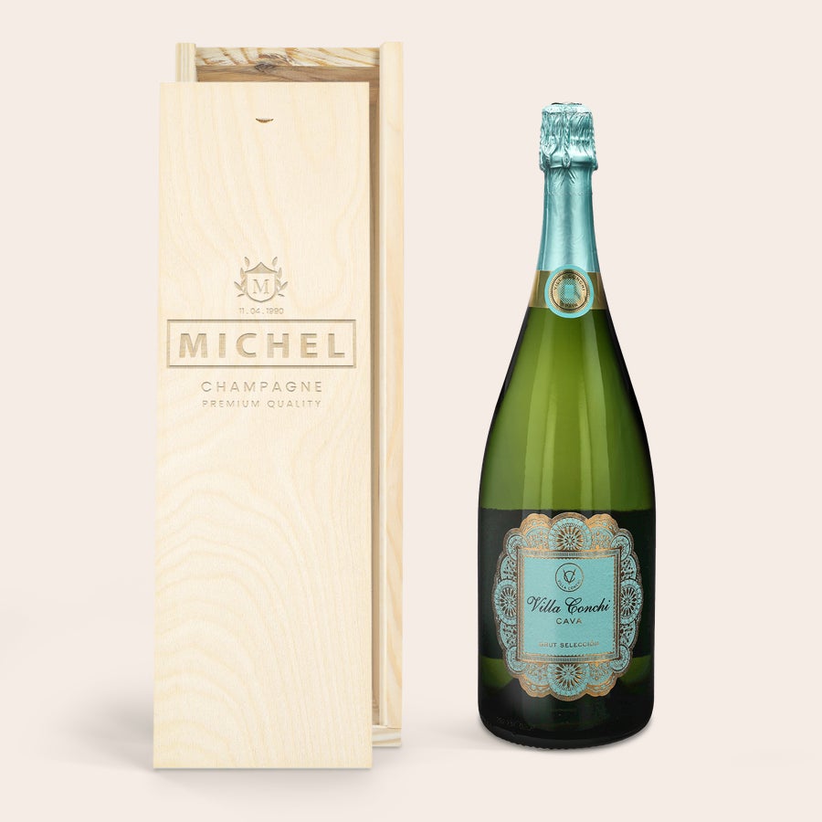 Personlig Cava Villa Conchi Villa Conchi cava i en lyxigt graverad trälåda med personlig hälsning och datum.