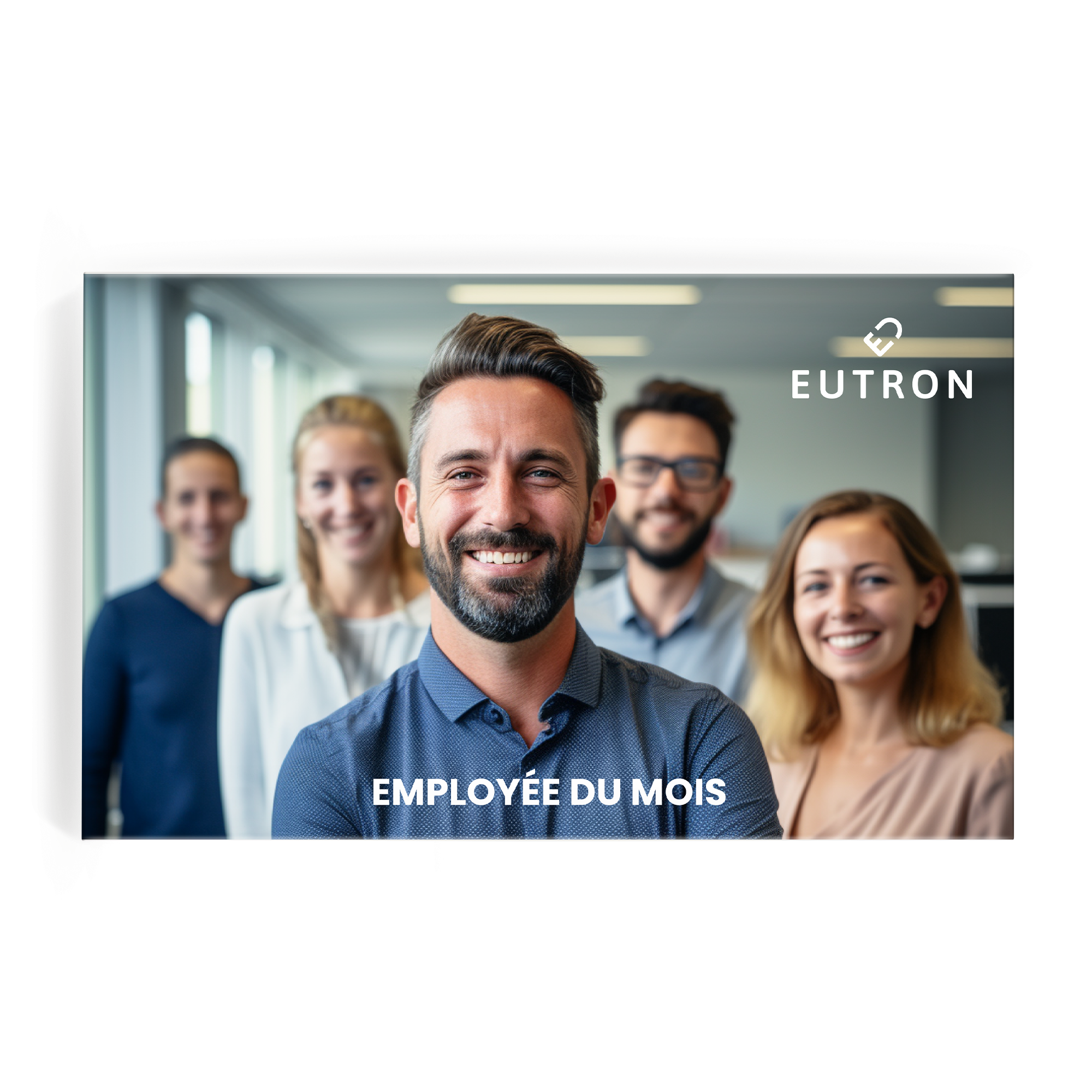 Twix darčeková krabička s vlastnou fotografiou piatich usmievajúcich sa kolegov a textom Employee du Mois.