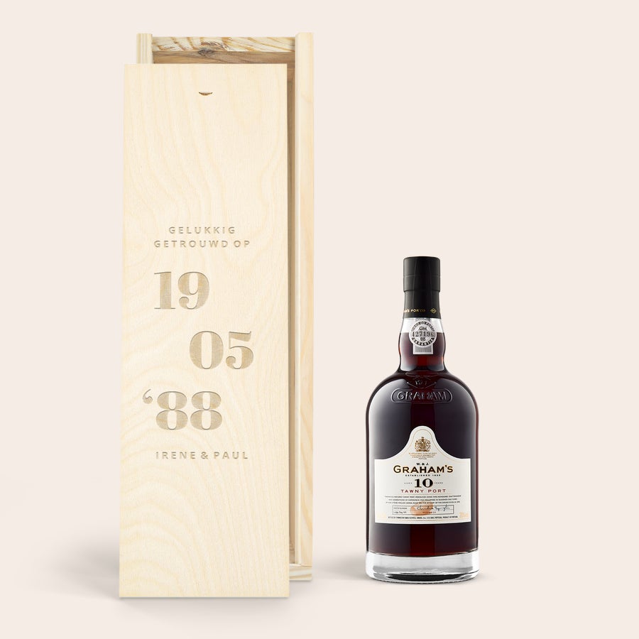 Port Graham's 10 Years personaliseren Fles Graham's 10 jaar Tawny Port in gegraveerde houten kist met de tekst 'Gelukkig Getrouwd op 19-05-'88 Irene & Paul'