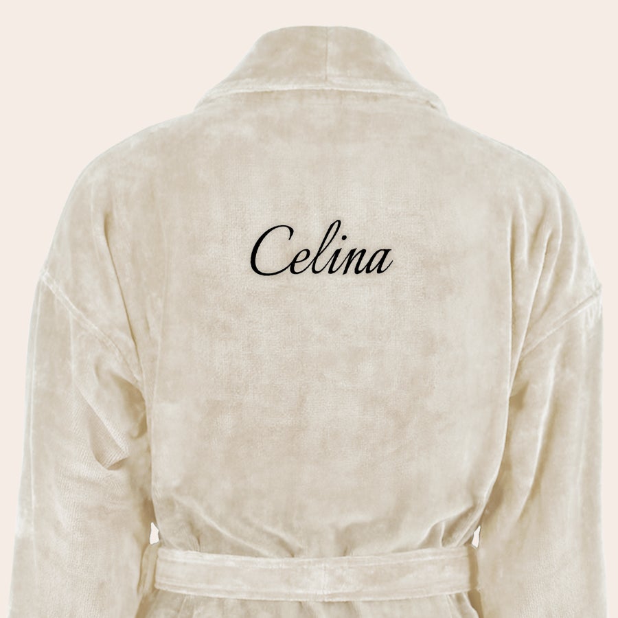 Bademantel Damen mit Namen Beiger Frottee Bademantel mit Schalkragen, bestickt mit dem Namen "Celina", Ihr eigener Bademantel mit Namen bestickt!