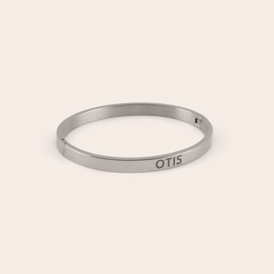 Pulsera esclava con nombre Pulsera esclava de moda plateada con cierre, grabada con el nombre personalizable "OTIS".