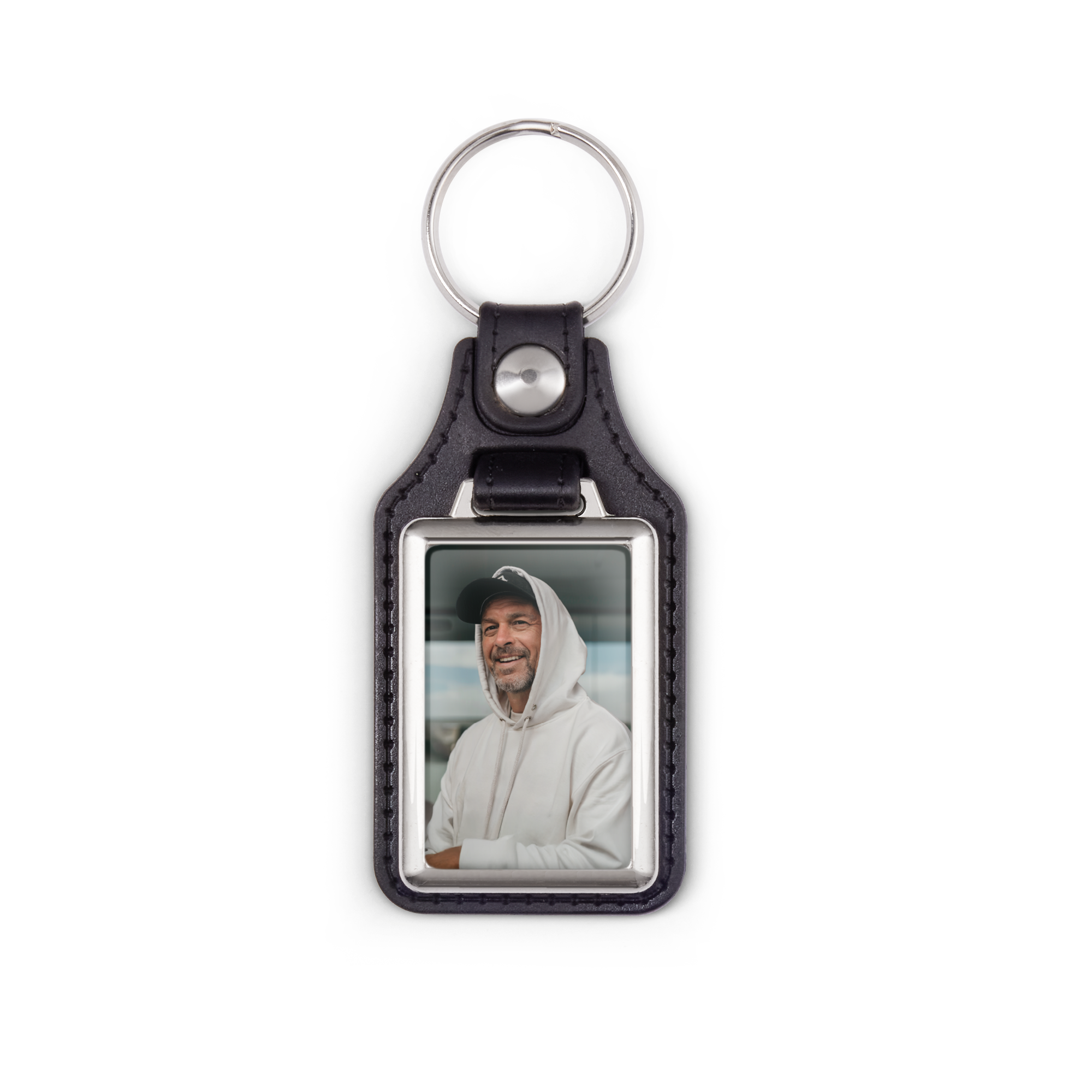 Breloc din piele neagră cu fotografie personalizată a unui bărbat zâmbitor, imprimată.
