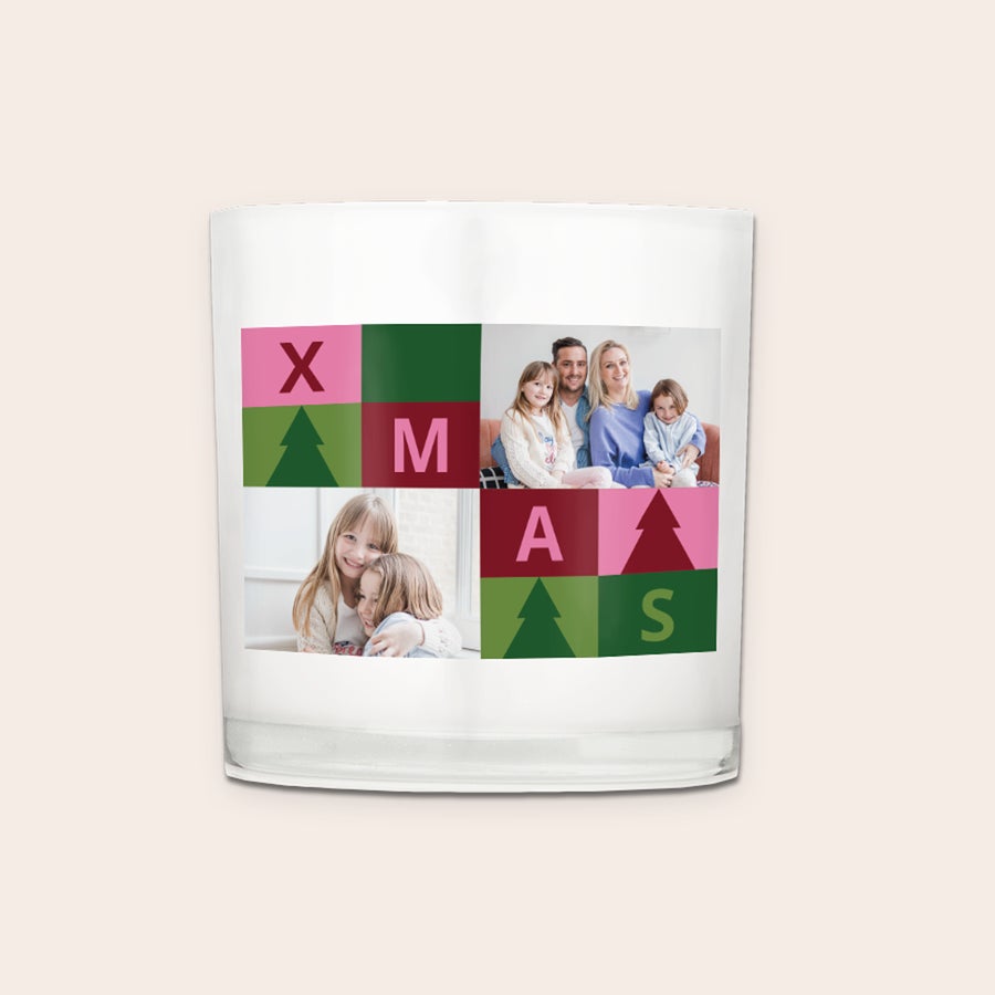 Glaslysestage En personlig lysestage med printet etiket, julebilleder og bogstaverne XMAS