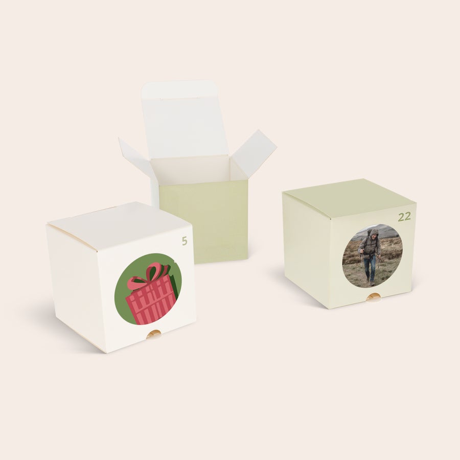 Calendrier de l'avent à faire soi-même Calendrier de l'Avent personnalisé à faire soi-même avec des cases à photo imprimées sur chaque petite boîte