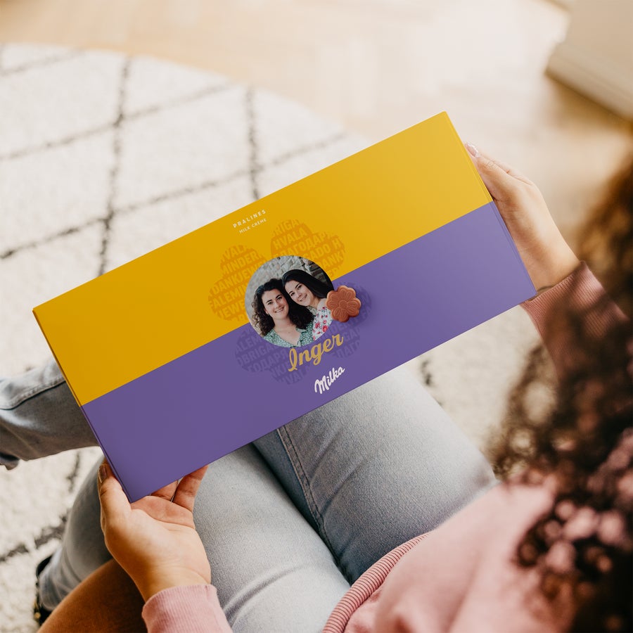 Personliga Milka presentförpackning - Tack Personlig Milka-chokladask i gult och lila med tryckt foto och namnet Inger. Säg det med Milka!