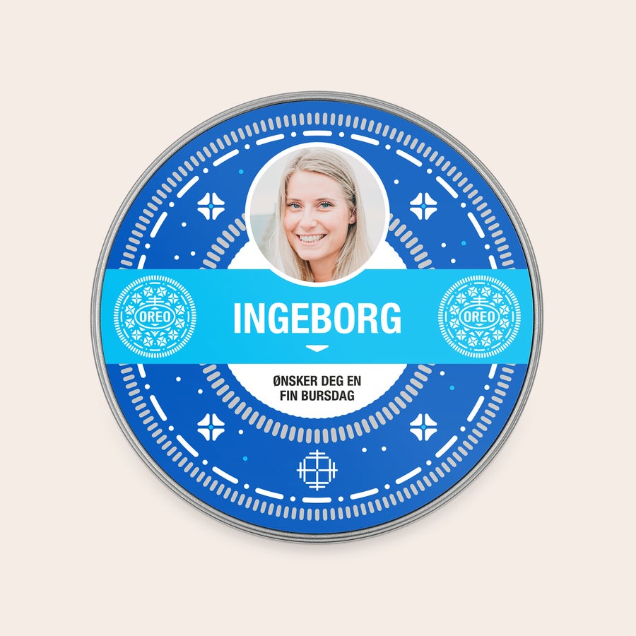 Gaveboks med Oreos Gaveboks fylt med deilig Oreo, med personlig bilde og navn "Ingeborg", trykt med "Ønsker deg en fin bursdag".