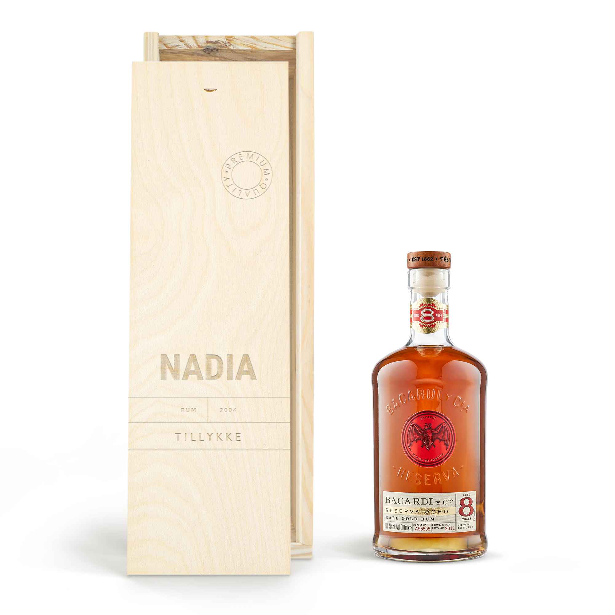 Bacardi Reserva Ocho rom - Indgraveret trææske