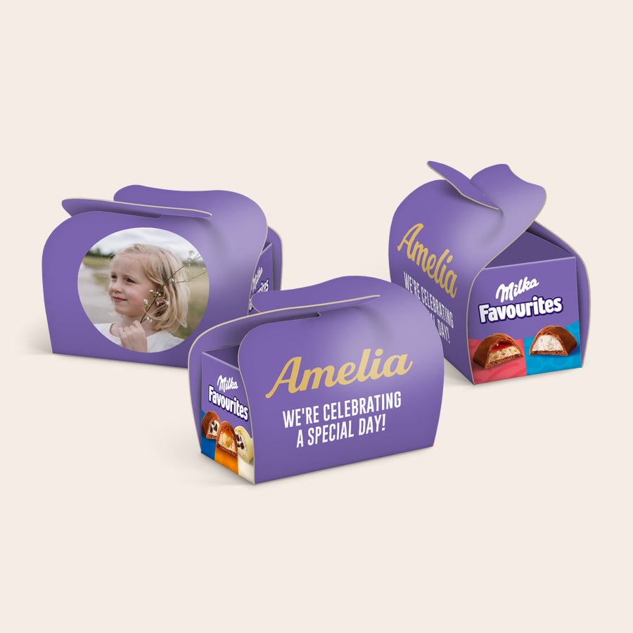 Darčeky z balenia Milka Favourites – personalizované Fialové bonboniéry Milka Favourites s potlačou mena Amélia, textu a fotografií dievčaťa, zdieľajte malé okamihy fialovej mágie so svojím osobným dotykom