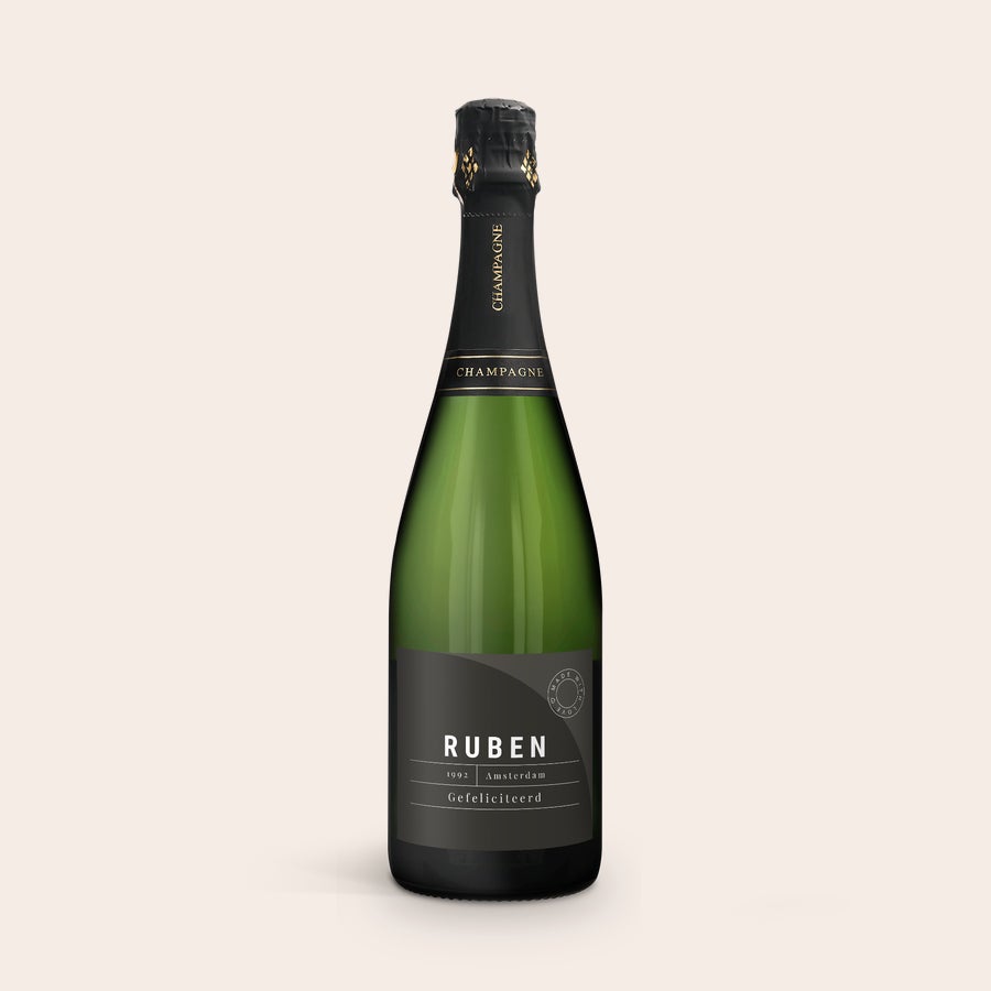 Champagne René Schloesser (750ml) personaliseren Groene champagnefles met gepersonaliseerd zwart etiket "Ruben 1992 Amsterdam Gefeliciteerd" voor iedere gelegenheid