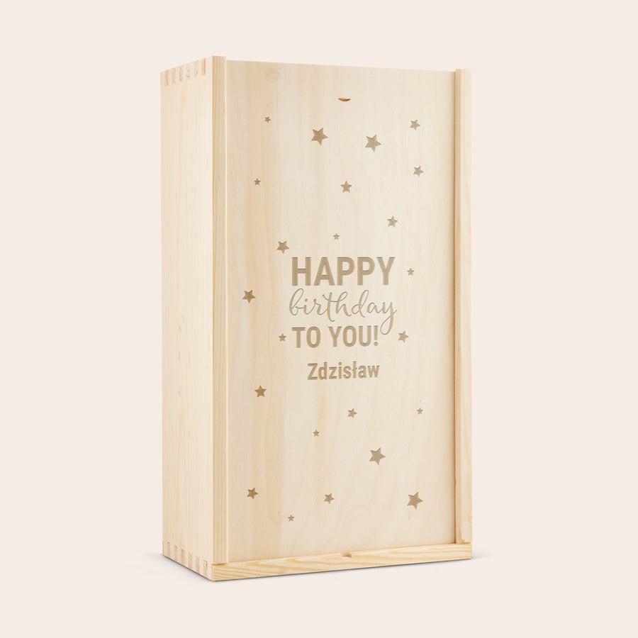 Personalizowane whisky - Jack Daniels Gentleman Jack Drewniana skrzynka na butelkę whisky z grawerowaną personalizacją Happy Birthday To You Zdzisław i gwiazdkami.