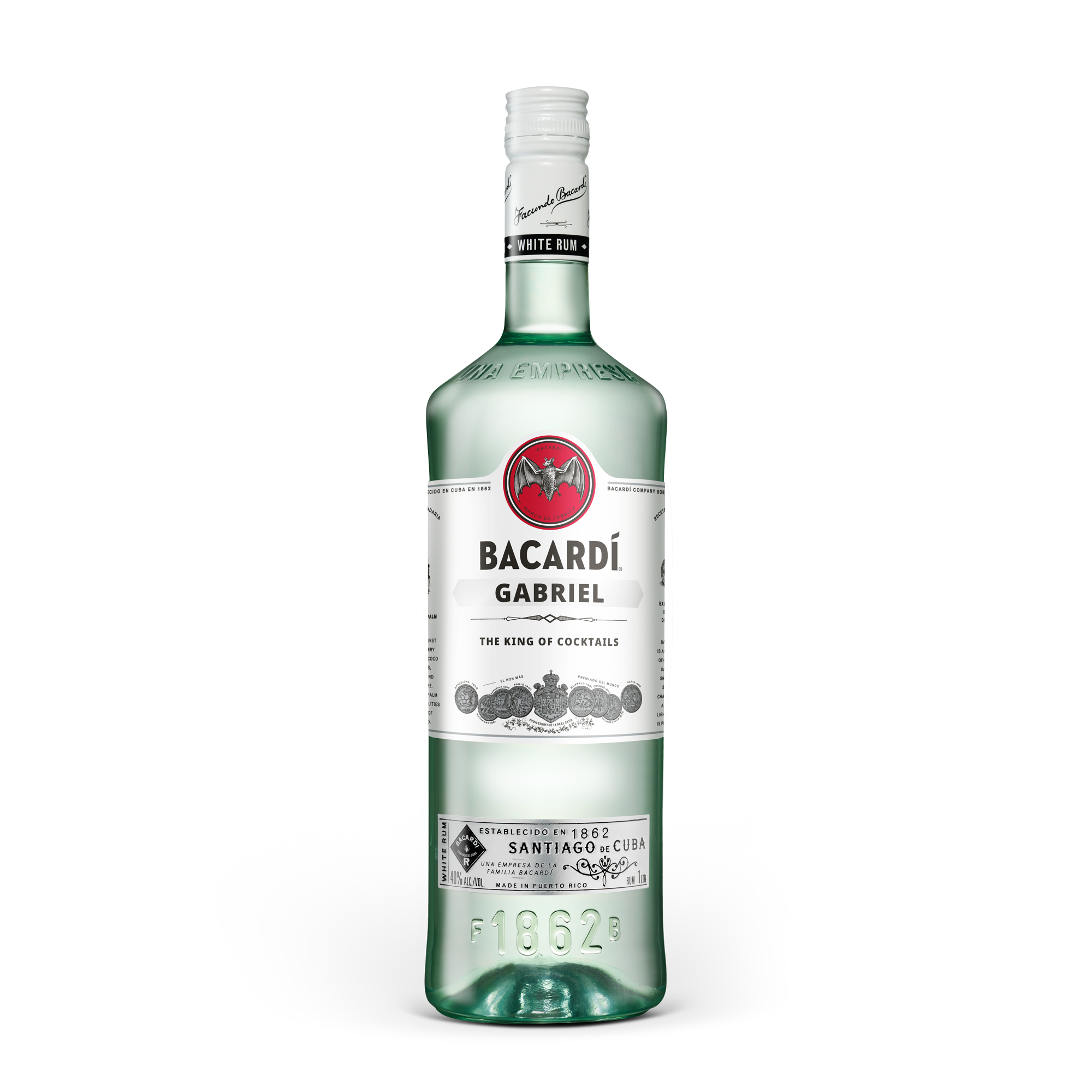 Fľaša rumu Bacardi Carta Blanca s potlačenou etiketou menom GABRIEL. Prekvap svojich blízkych.