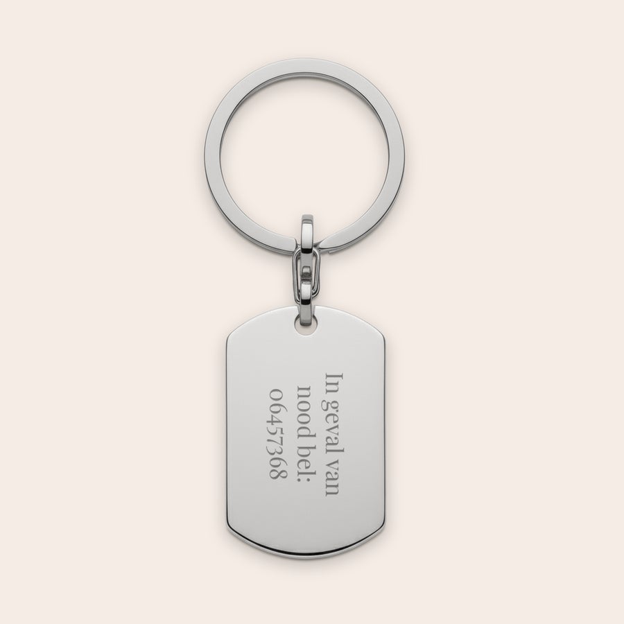 Sleutelhanger graveren Gepersonaliseerde zilveren sleutelhanger graveren - dog tag met 'In geval van nood bel:' en telefoonnummer