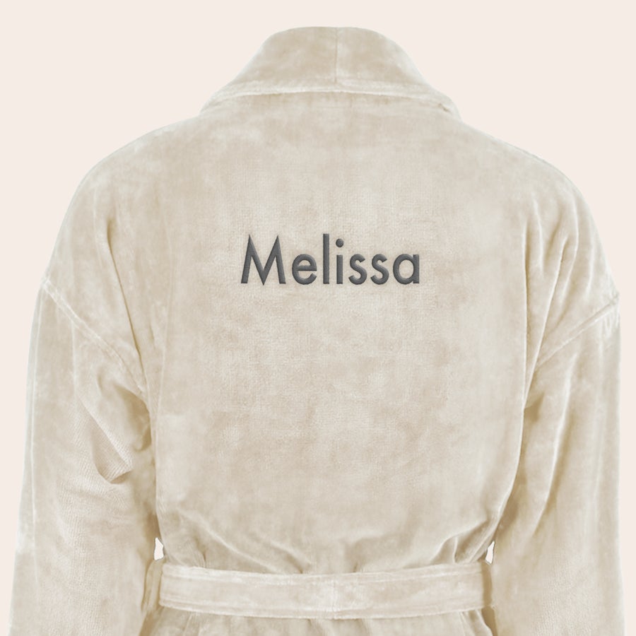 Bademantel Damen mit Namen Cremefarbener Bademantel aus Frottee mit dem Namen "Melissa", als Ihr eigener Bademantel mit Namen bestickt