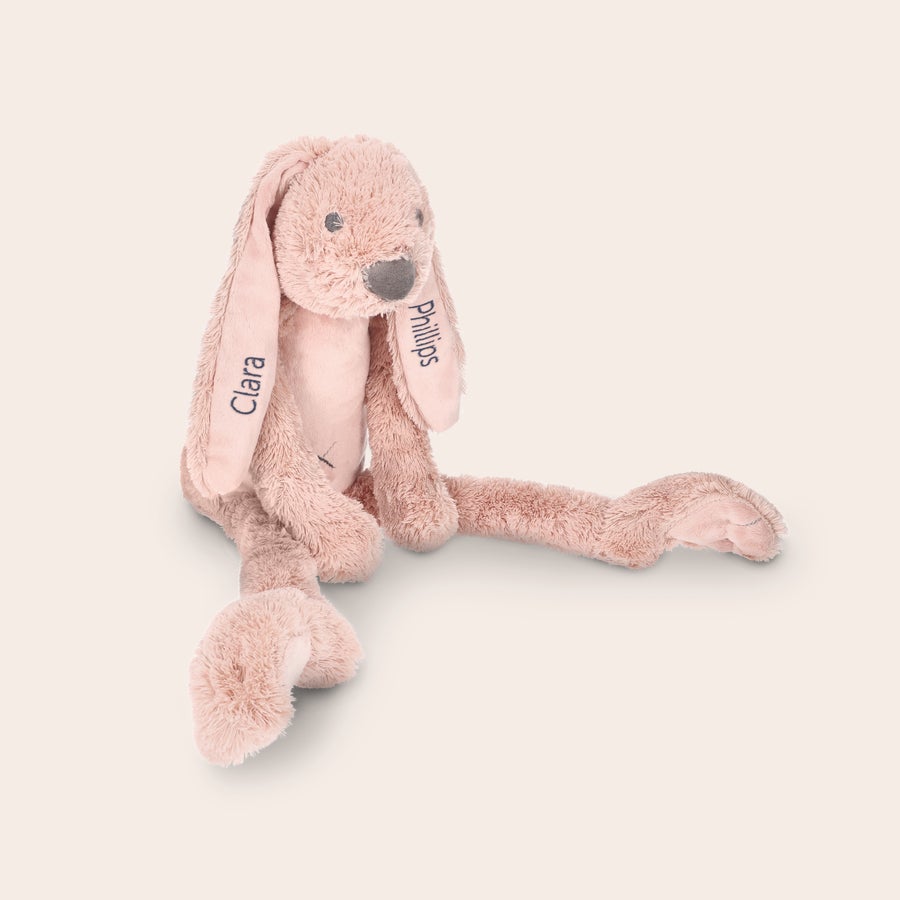 Personalizovaný plyšový králik  - Happy Horse Poteš svoje dieťa plyšovým králikom s menom Clara a Phillips vyšívaným na ušiach.