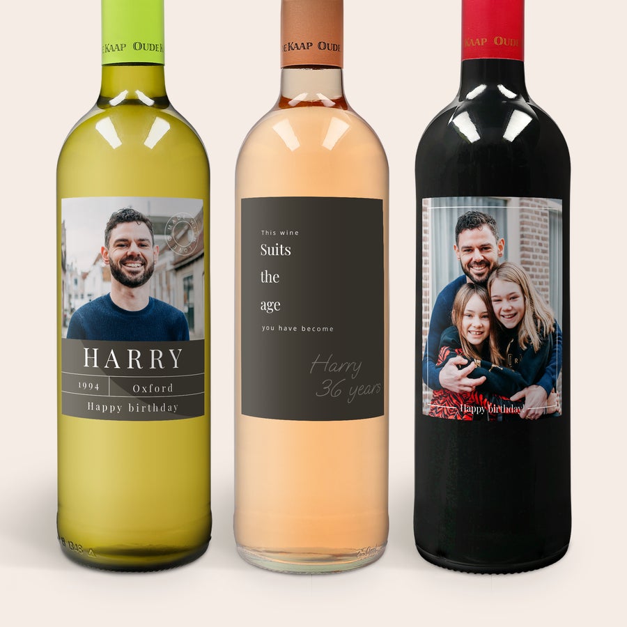 Pack de vinos de regalo - Oude Kaap Tres botellas de vino Oude Kaap, blanco, rosado y tinto, con etiquetas personalizadas con fotos y texto.