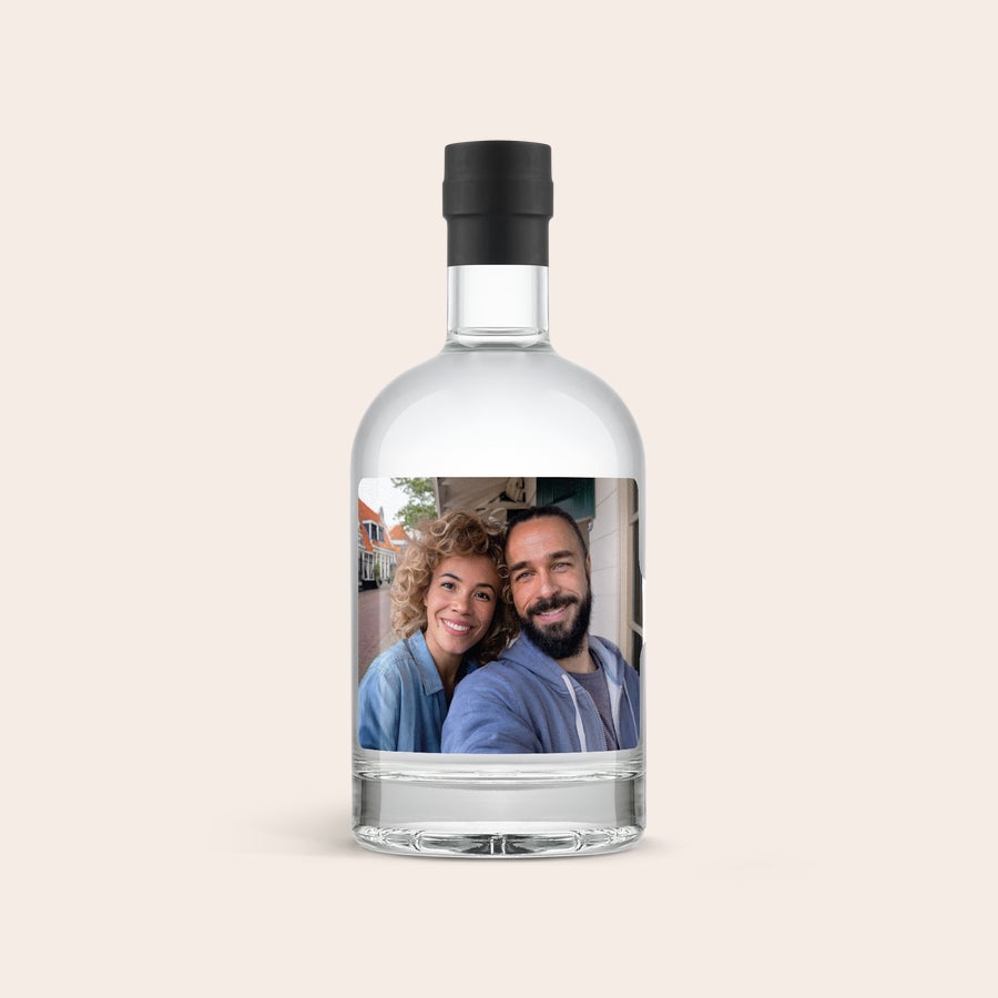Vodka YourSurprise Botella de Vodka con etiqueta personalizada, impresa con la foto de una pareja sonriente