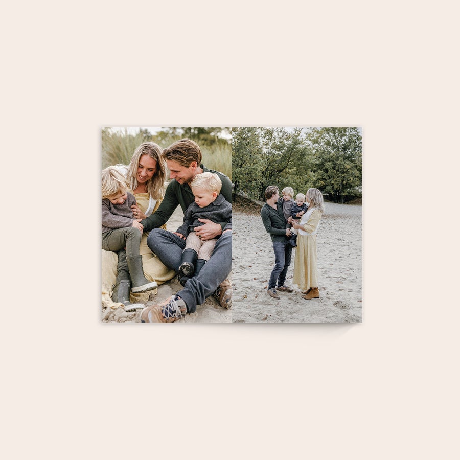 Foto på trä Ett snyggt foto av en familj tryckt på trä med en Whitewash-finish.