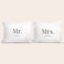 Set de 2 housses de coussin Mr & Mrs personnalisé - 60 x 50 cm Set de 2 housses de coussin Mr & Mrs personnalisé - 60 x 50 cm