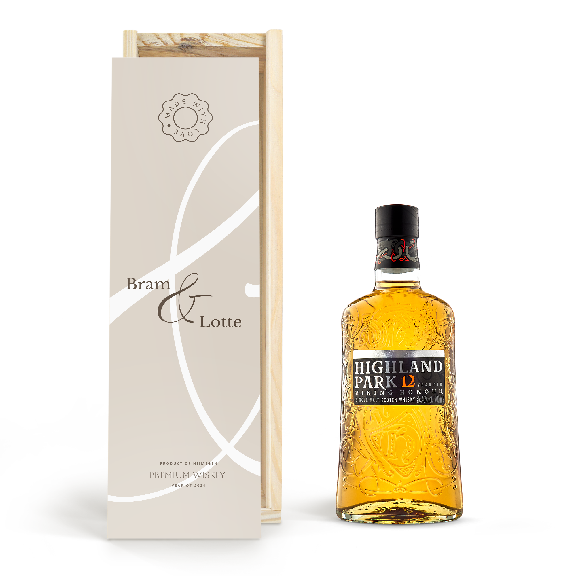 Fles Highland Park whisky in bedrukte houten kist met namen Bram & Lotte
