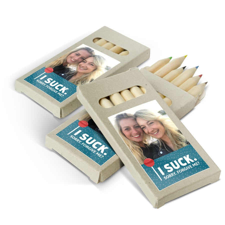 Caixas com 6 lápis de cor personalizados para convidados com foto impressa