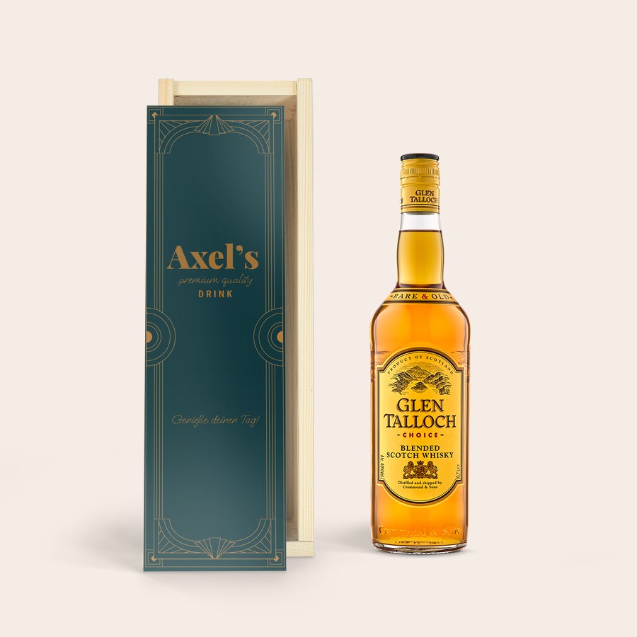 Whisky Glen Talloch personalisieren Glen Talloch Whiskyflasche in persönlicher Holzkiste, bedruckt mit dem Namen "Axel's" und dem Text "Genieße deinen Tag!".