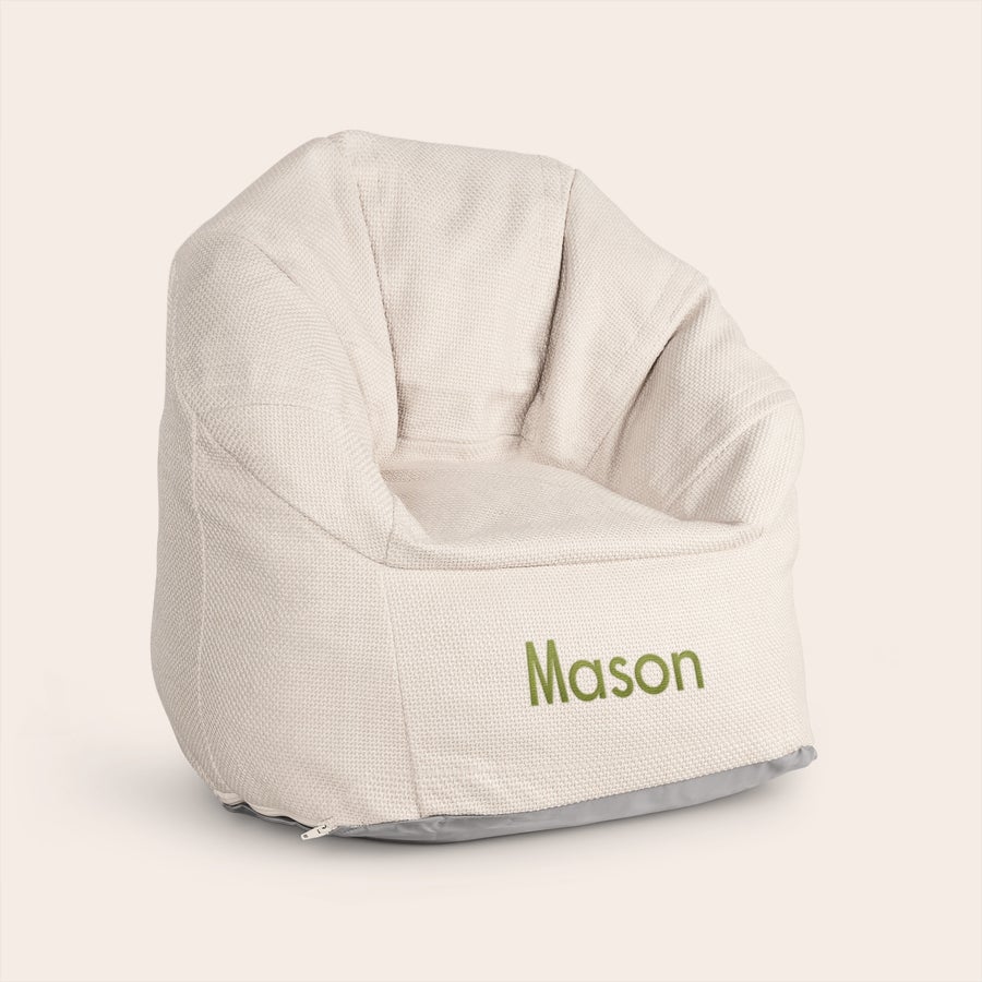 Barnestol med brodert navn Barnestol med brodert navn