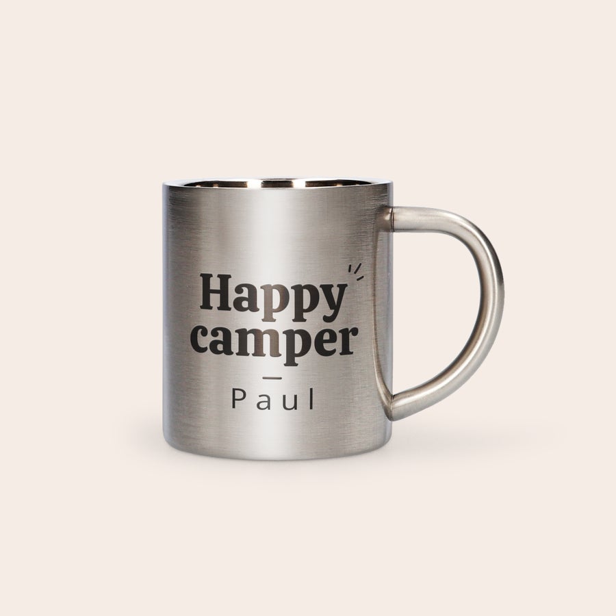 Cană - Oțel inoxidabil Cană din oțel, personalizată cu textul imprimat "Happy camper" și numele Paul. Oferiți cadou o cană din oțel cu propriul design.