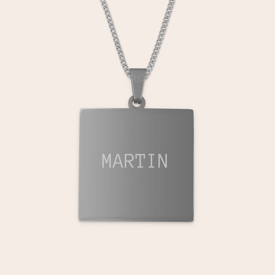 Kette mit viereckigem Anhänger Kette mit viereckigem Anhänger