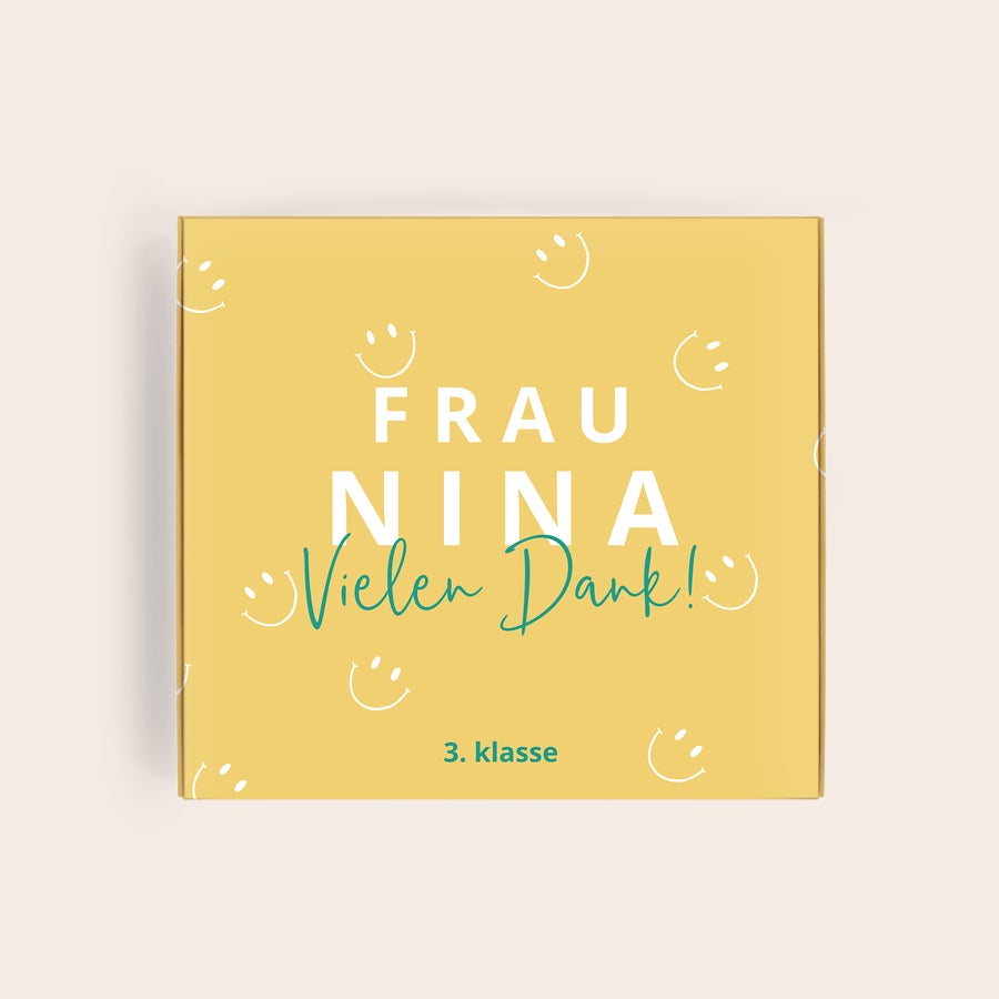 Tony's Chocolonely personalisieren - Gelbe Tony's Chocolonely Tafel personalisiert mit Frau Nina Vielen Dank und 3. Klasse aufgedruckt