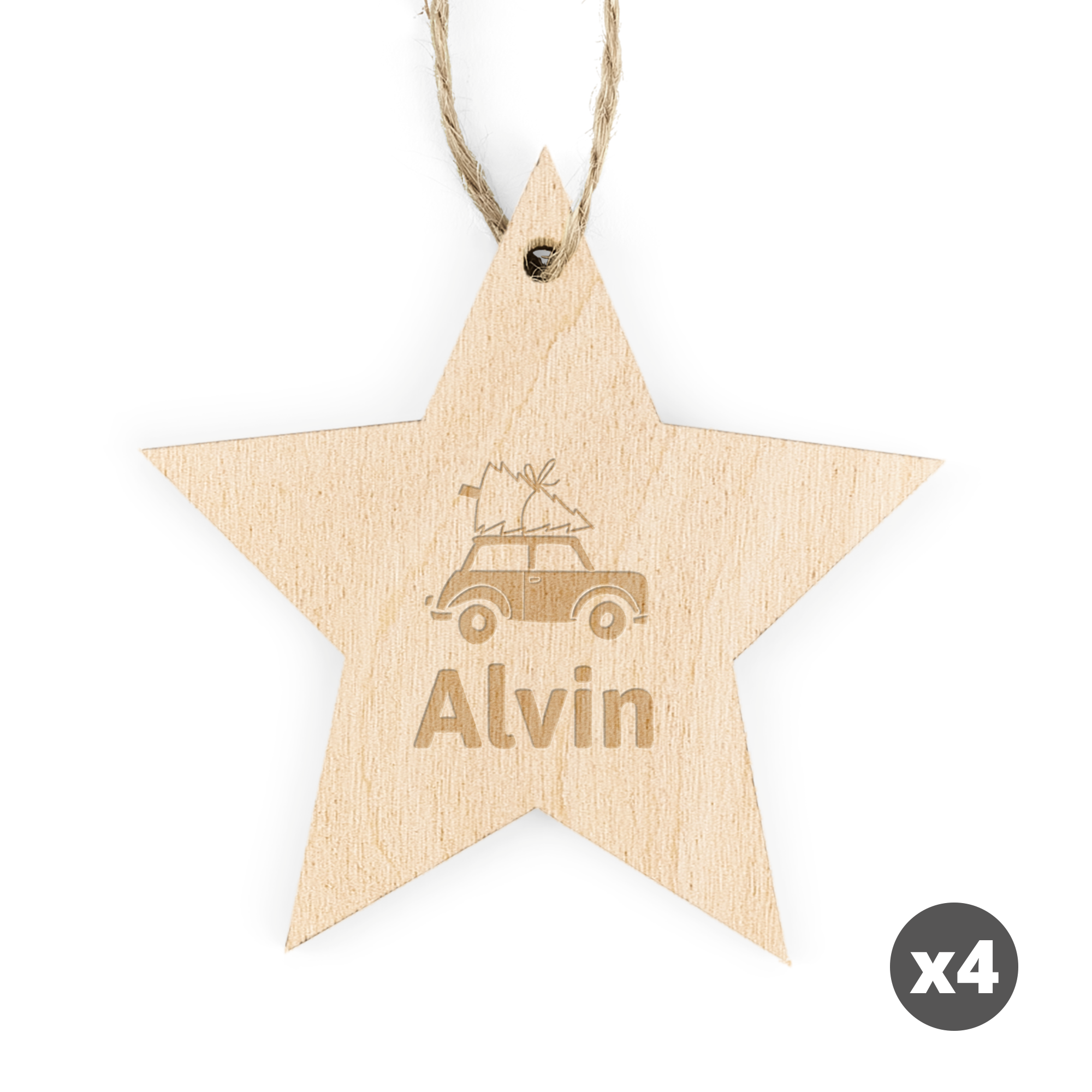 Graverad julstjärna i trä med bilmotiv och namnet Alvin, en personlig juldekoration för dina nära och kära