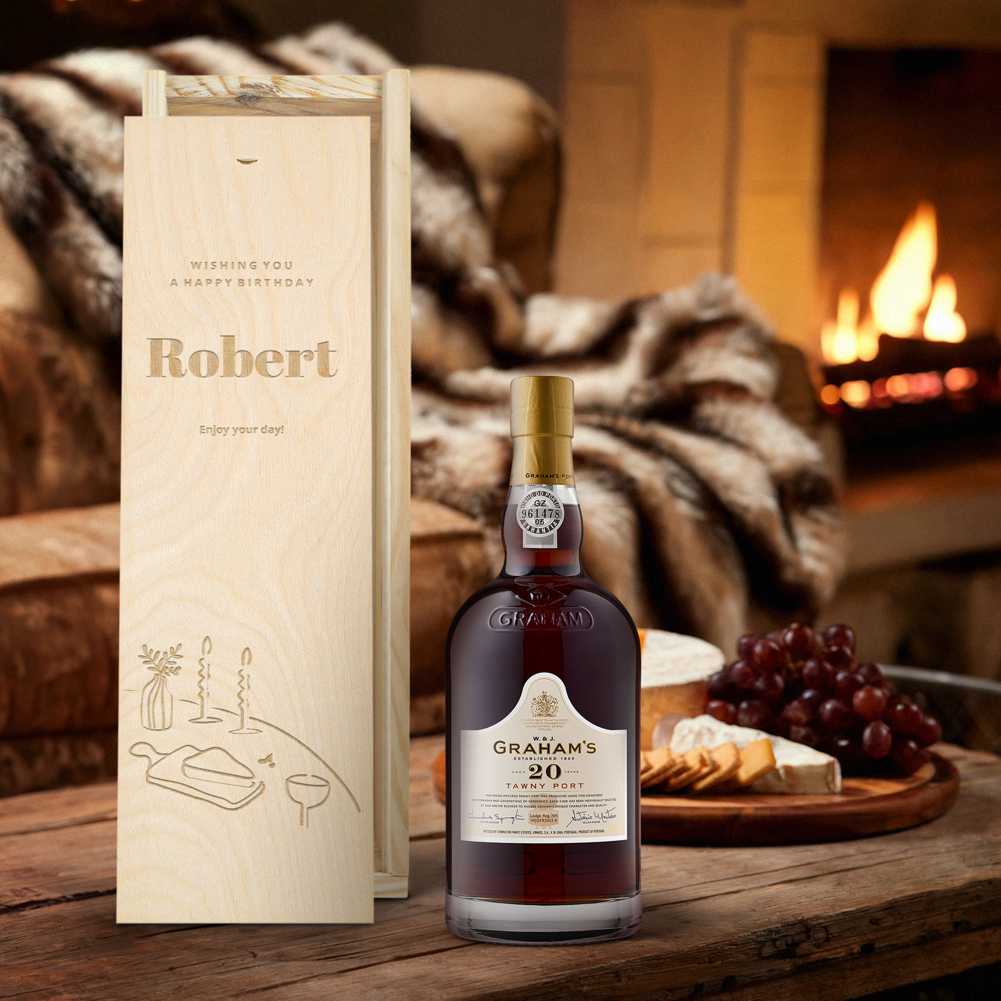 Láhev portského Graham's Tawny 20 Years v gravírované dřevěné kazetě s vlastním textem "Robert" a blahopřáním.