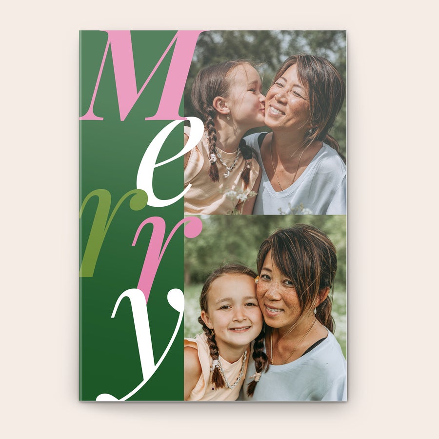 Cartão de felicitações - Natal Cartão de Natal personalizado com foto de mãe e filha, impresso com "Merry" em verde e rosa.