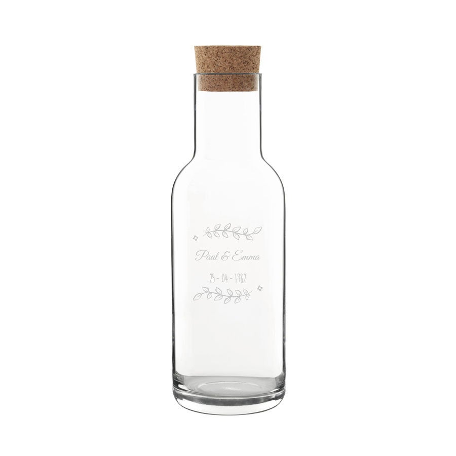 Botella de agua grabada con tapón de corcho