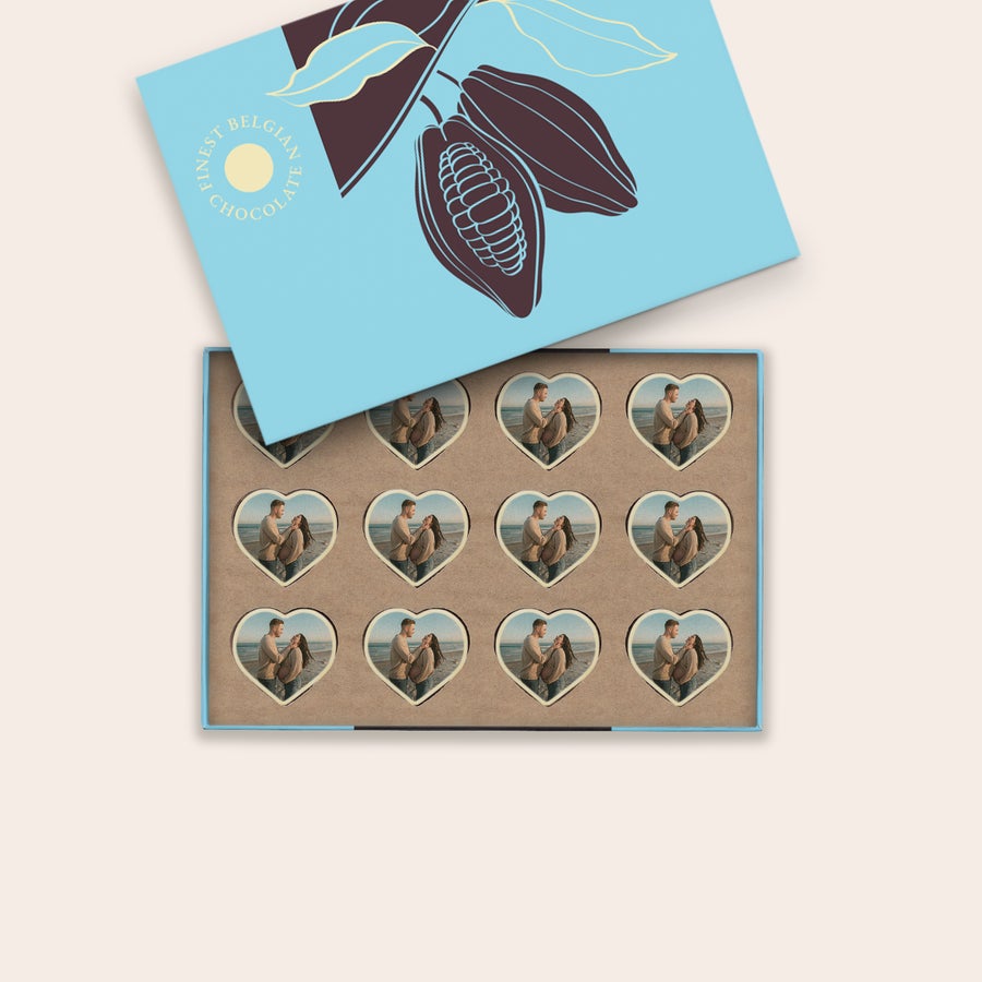 Chocolates con foto - Impresión en forma de corazón Caja de bombones personalizados en forma de corazón con una foto impresa de una pareja, ¡sorprende con unos deliciosos bombones personalizados!