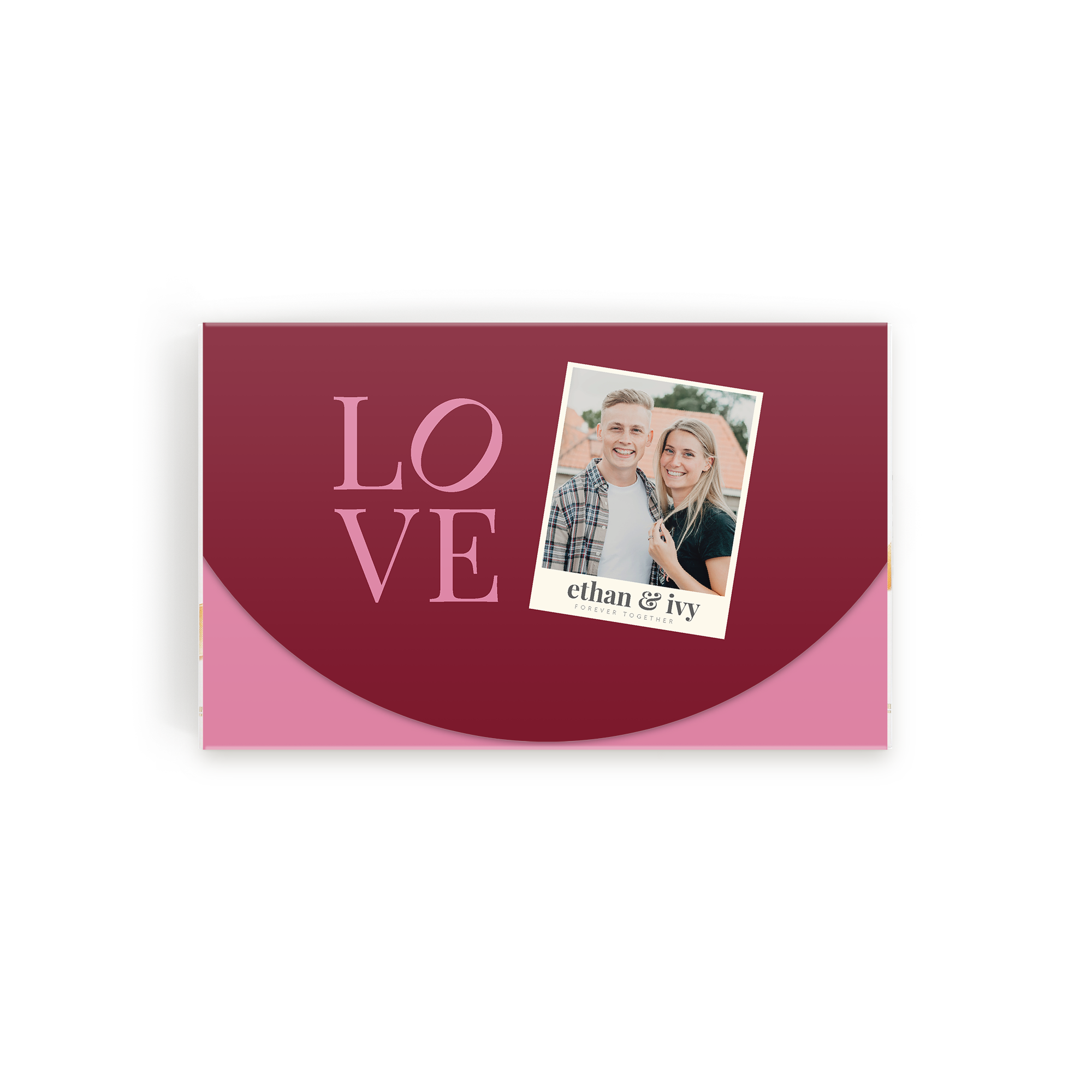 Personalizowane pudełko czekoladek z klasycznymi pralinami, ze zdjęciem pary i napisem "LOVE"