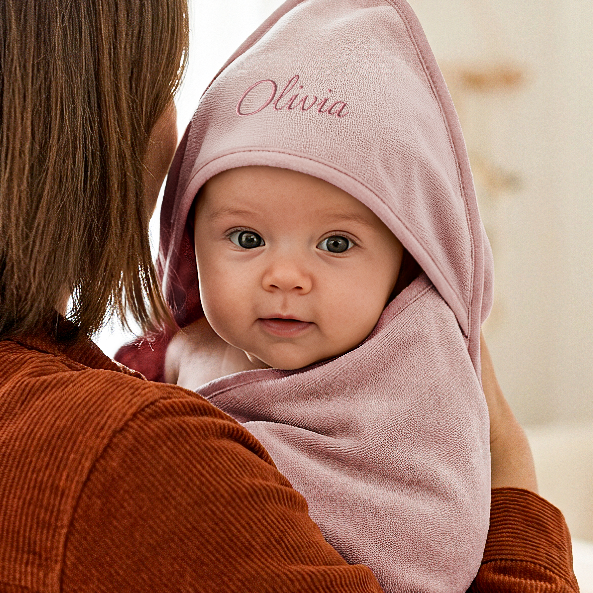 Personlig babyhåndkle med hette