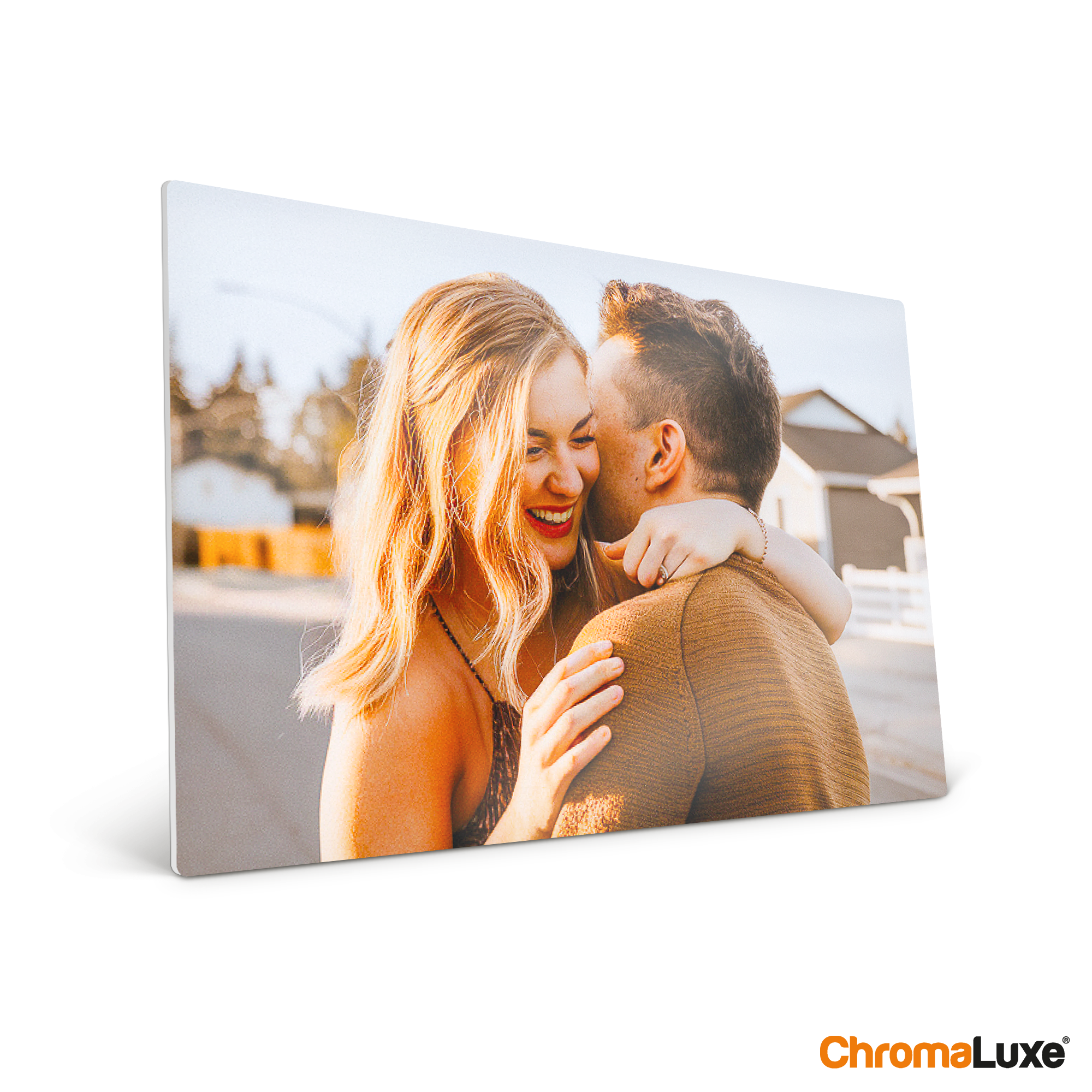 Persoonlijke ChromaLuxe aluminium fotolijst met bedrukte foto van lachend stel