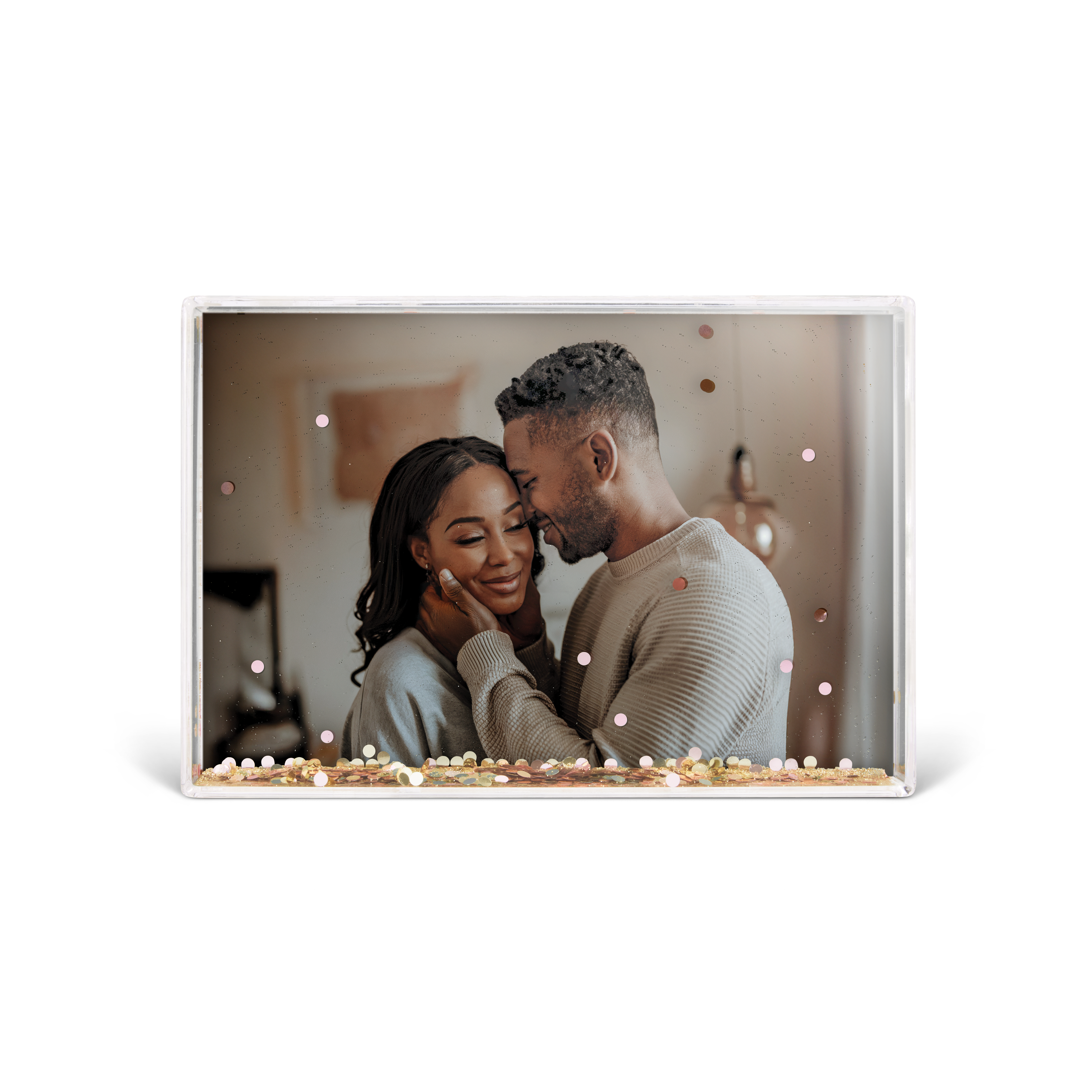 Glob de zăpadă dreptunghiular transparent cu confetti, personalizat cu o fotografie de cuplu zâmbitor. Surprindeți-i pe cei dragi cu un cadou foto unic.