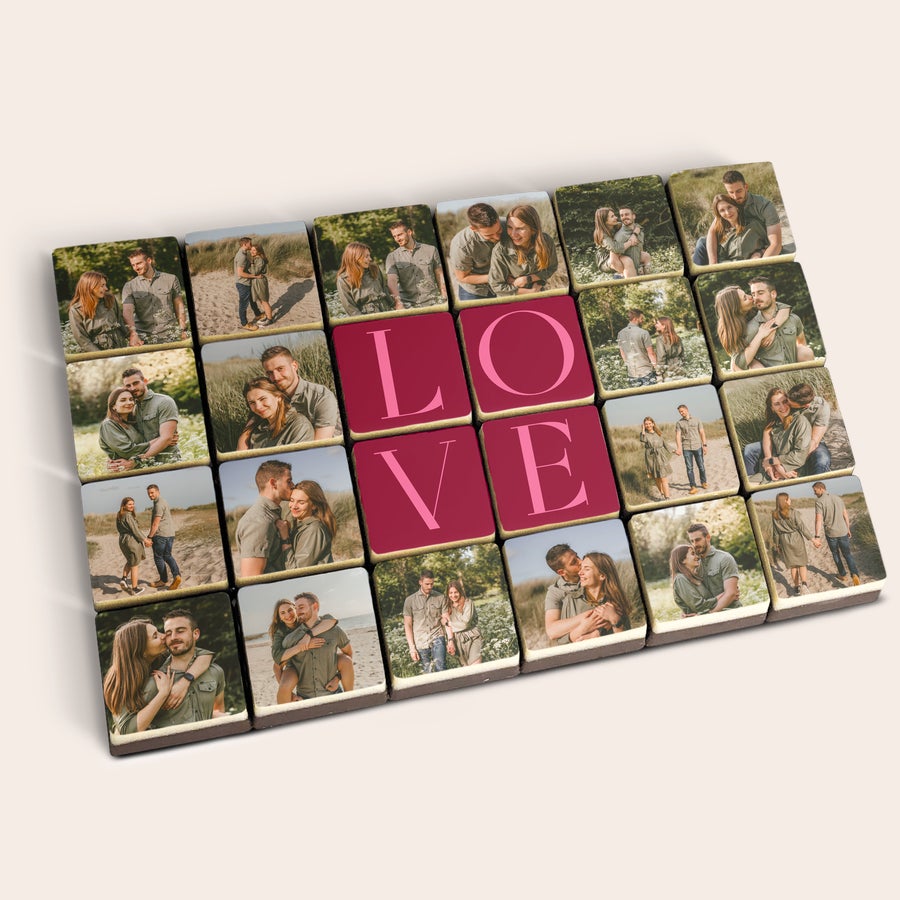 Puzzle di Cioccolato con Foto Tavoletta di cioccolata personalizzata con foto stampate con le immagini di una coppia e la scritta LOVE