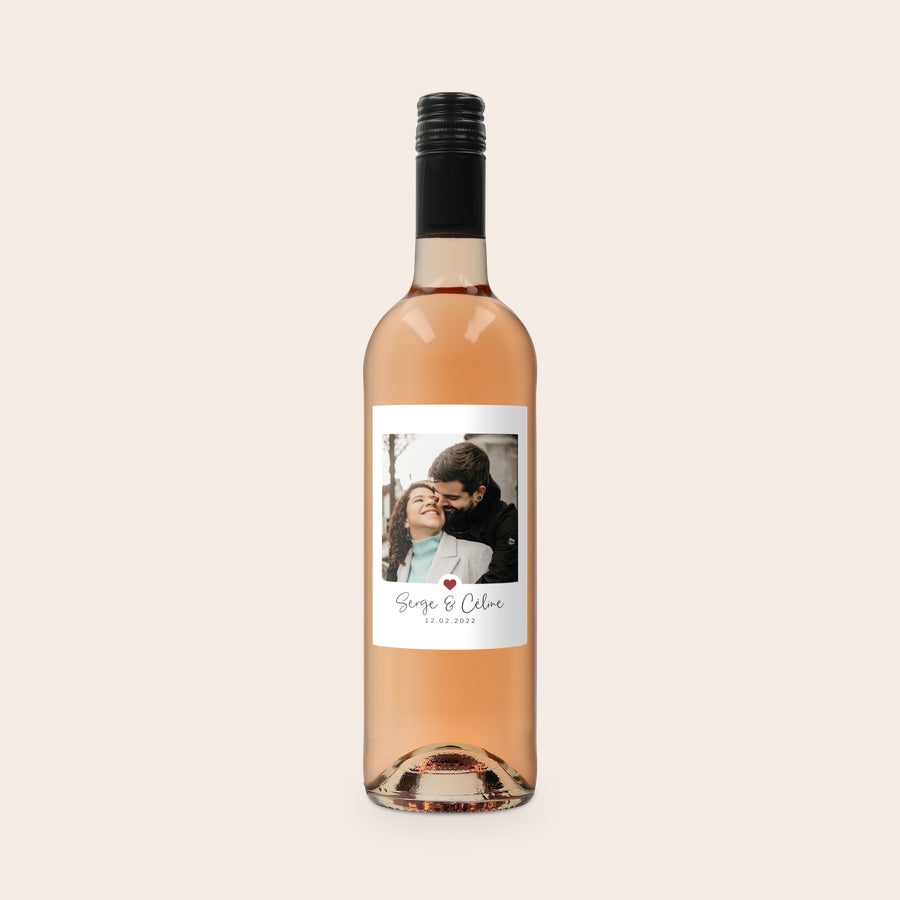 Vin Belvy Rosé personnalisé Bouteille de Belvy rosé avec étiquette personnalisée imprimée d'une photo, des noms Serge & Céline et une date