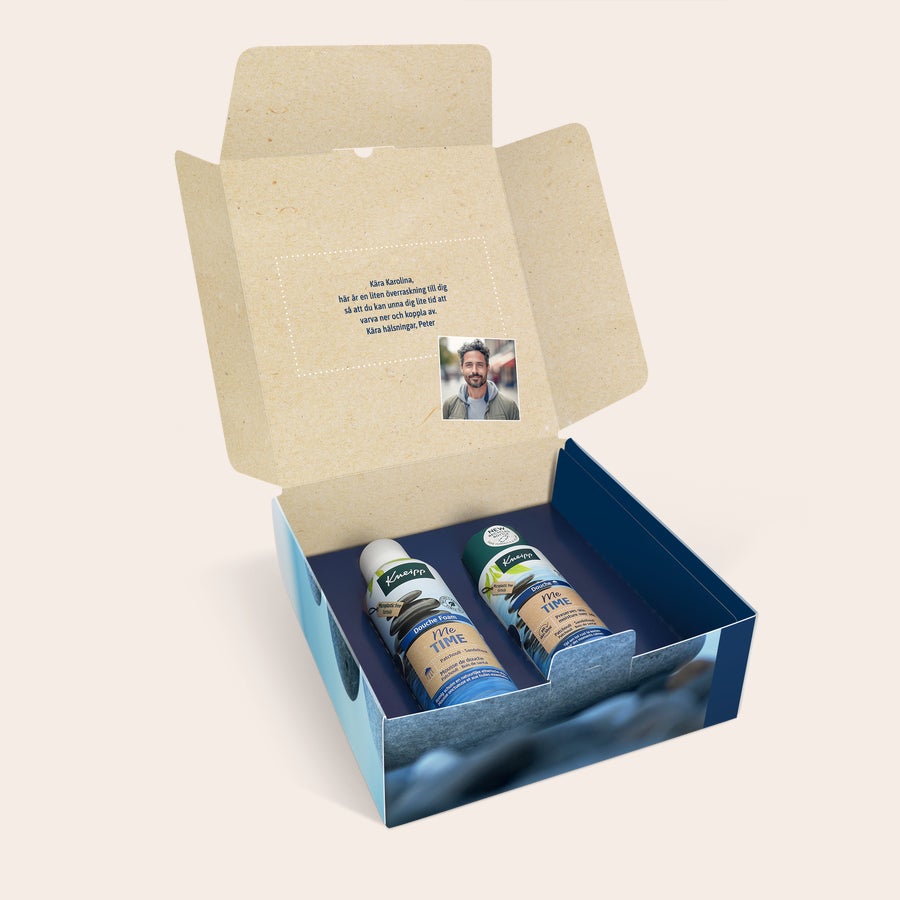 Kneipp Me-Time presentask för wellness Personligt Kneipp wellness set med duschskum och duschtvål tryckt med meddelande och bild för en personlig hemspa-upplevelse