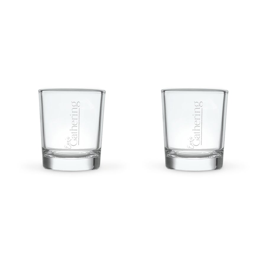 Limoncello personalizzato - YourSurprise Due bicchierini da shot personalizzati incisi con la scritta Eves Gathering, ideali per sorprendili con un regalo unico