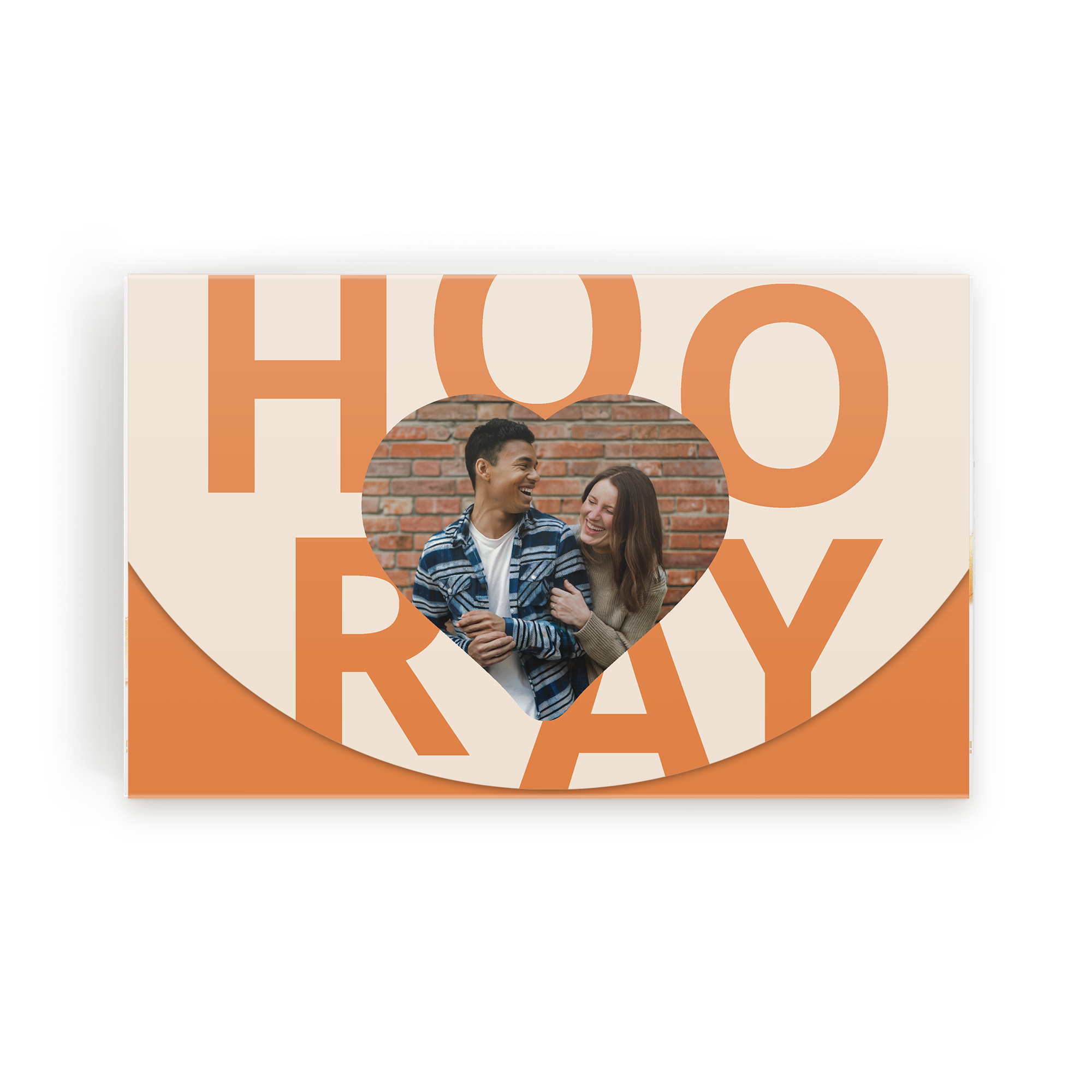 Coffret de chocolats personnalisé avec photo d'un couple souriant au centre et les mots Hooray imprimés