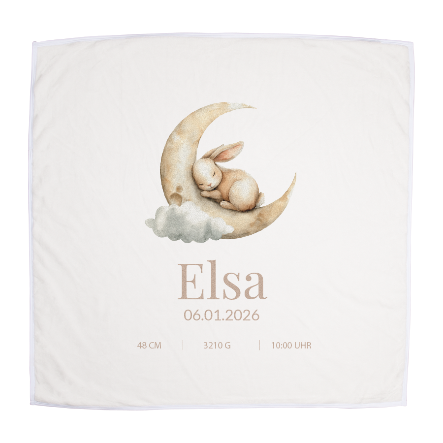 Personalisierte Babydecke mit Namen Elsa und Geburtsdatum, bedruckt mit schlafendem Hasen auf dem Mond.