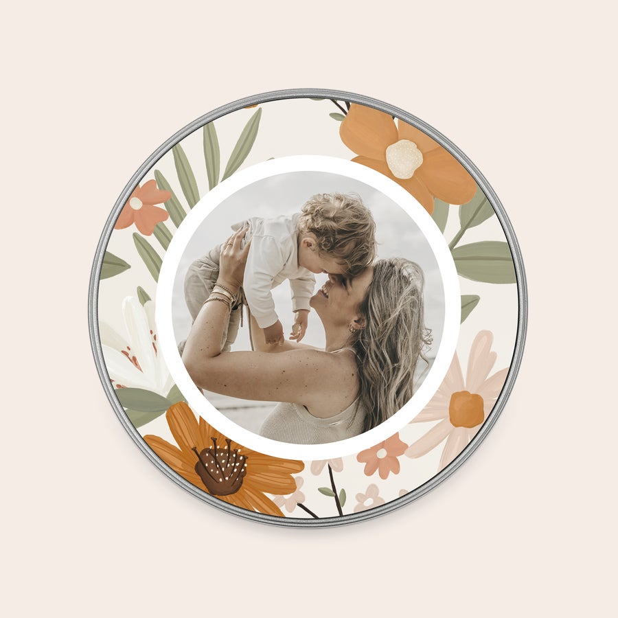 Personlig förvaringslåda Rund minnesburk med blommigt mönster och ett personligt tryckt favoritfoto av mor och barn