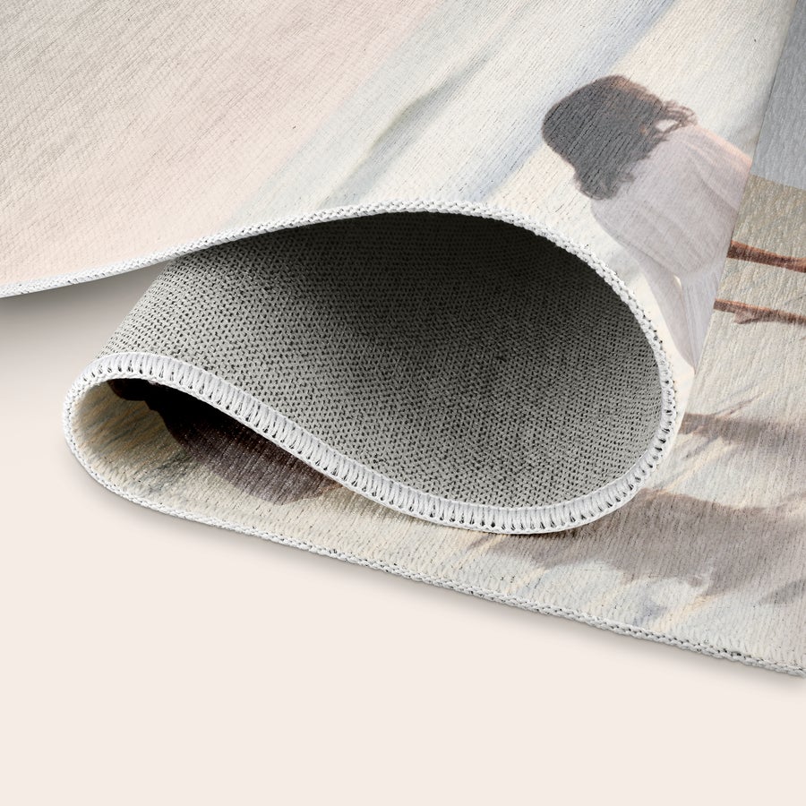 Tappeto stampato Tappeto personalizzato arrotolato con la stampa di una foto sulla microfibra di poliestere e retro antiscivolo che trasforma il tuo ricordo preferito in un elemento decorativo accogliente sul pavimento