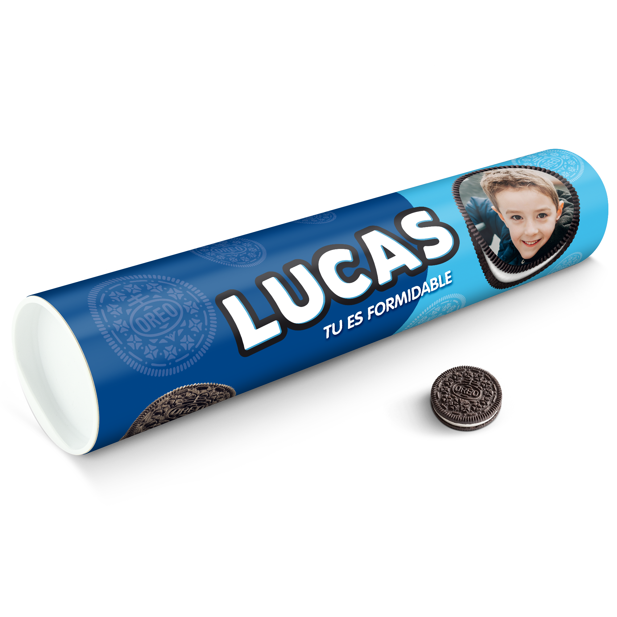 Rouleau cadeau Oreo XXL bleu personnalisé avec photo et le prénom Lucas, imprimé Tu es formidable, un Oreo seul à côté. Surprenez les amateurs de biscuits.