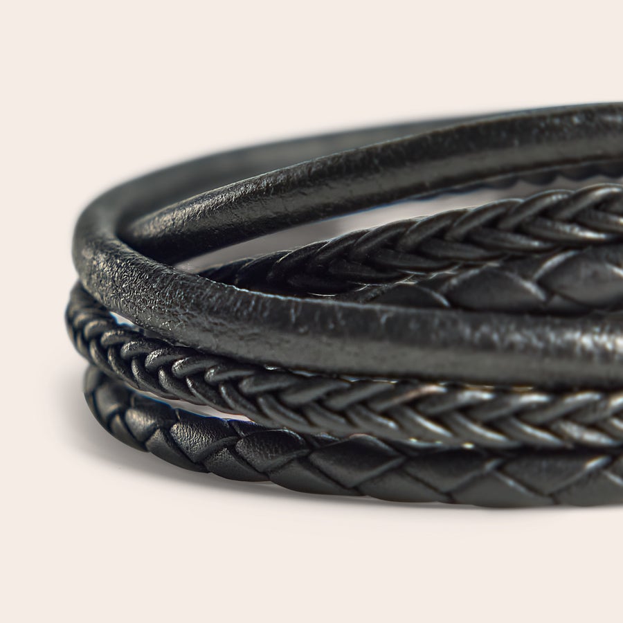 Bracelet en cuir personnalisé Bracelet en cuir noir pour homme tressé et gravé.